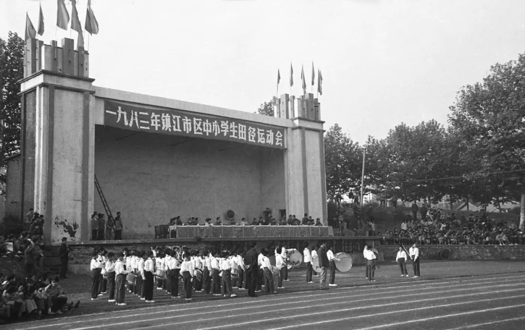 从镇江到镇江市体育中心怎么走,镇江老体育公园