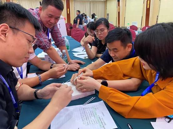 模式创新产融裂变热烈祝贺融智院资本运营总裁16班开班啦