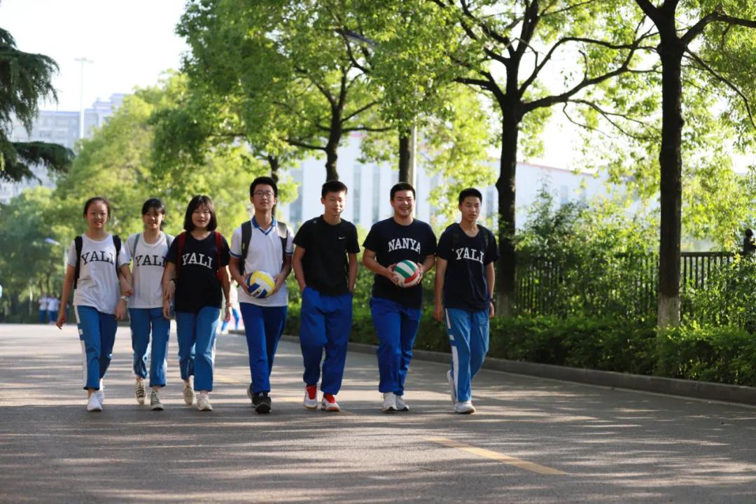 长沙南雅中学毕业生赵栩嘉,母校六年给她的……