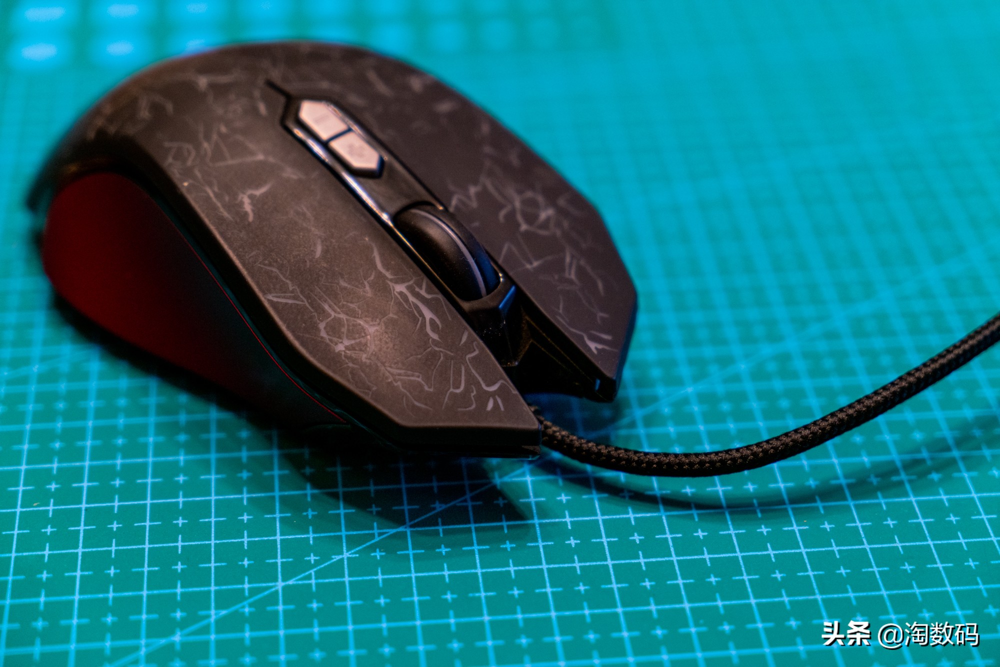 仅¥69元:PUBG固件级优化+1680万色RGB灯效+9键多模+赛车设计感