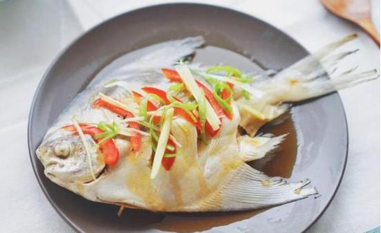 清蒸鲳鱼要不要放料酒,清蒸鱼鲳鱼怎么做才没有腥味