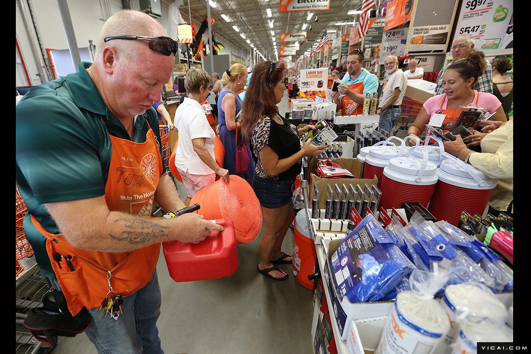 中美2018年海运集装箱费 (美国海运集装箱飞涨的背后原因)