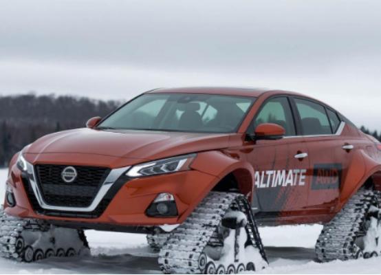 这辆车子在雪地上跑的居然比跑车还快!一款没有轮胎的车子