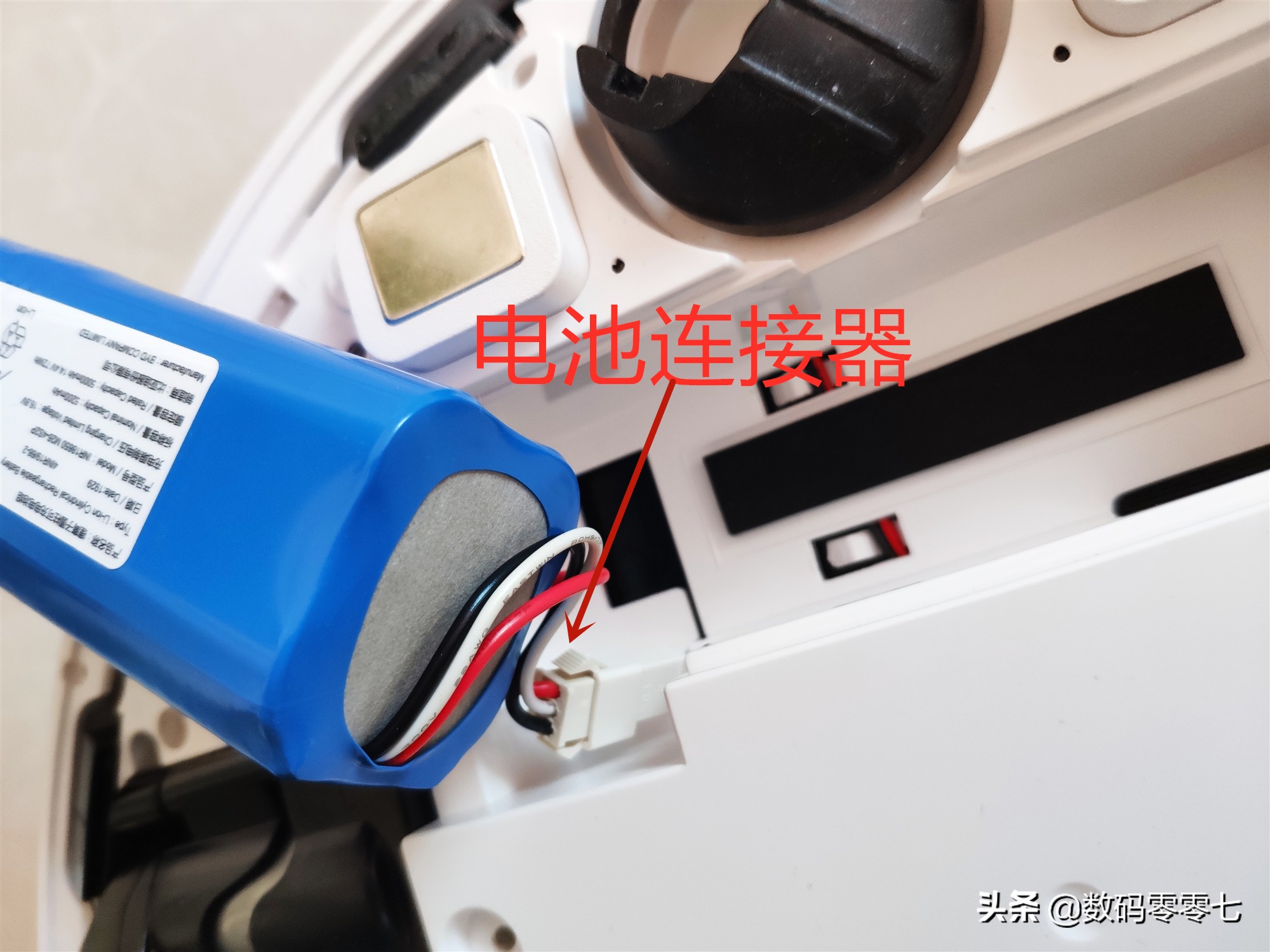 联想扫地机器人拆刷子,联想智能扫地机器人