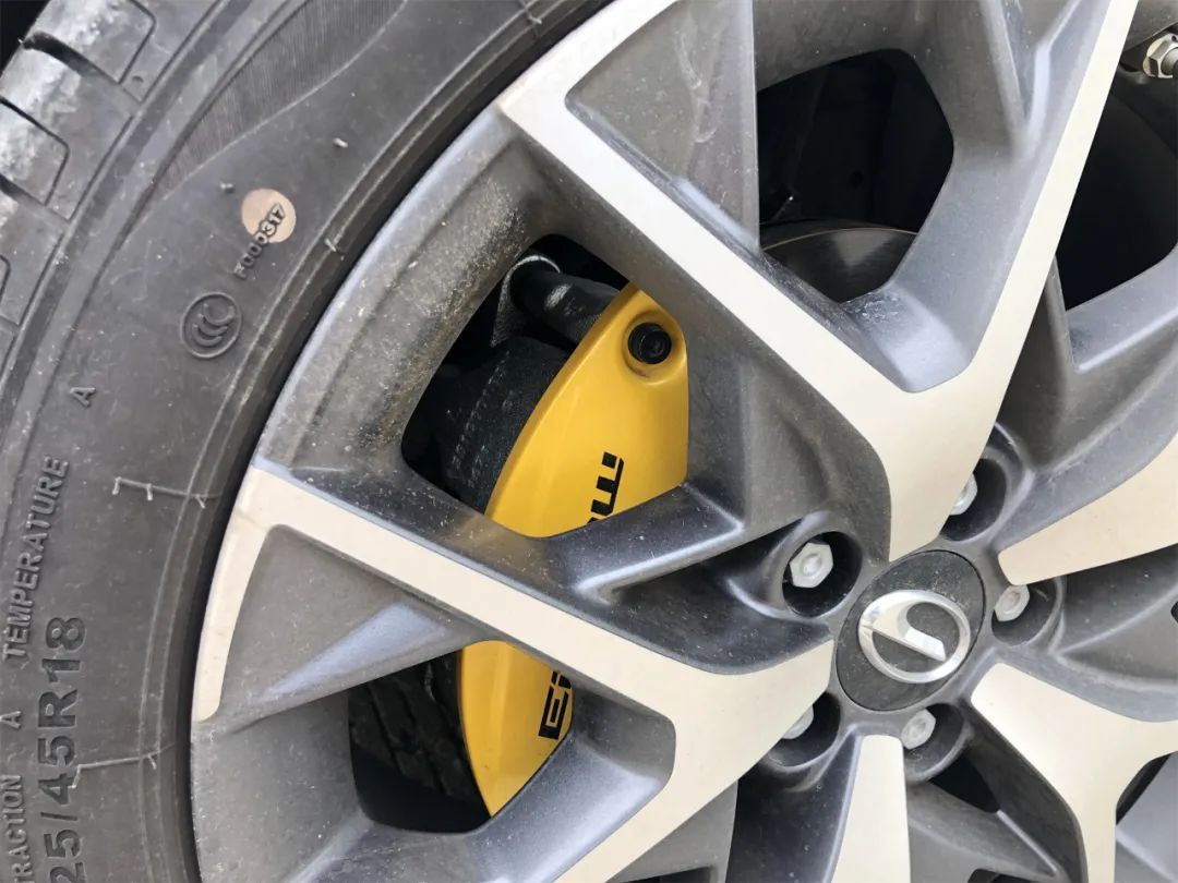 广汽传祺影豹和名爵6pro哪个好,除了提速快广汽传祺影豹还有什么