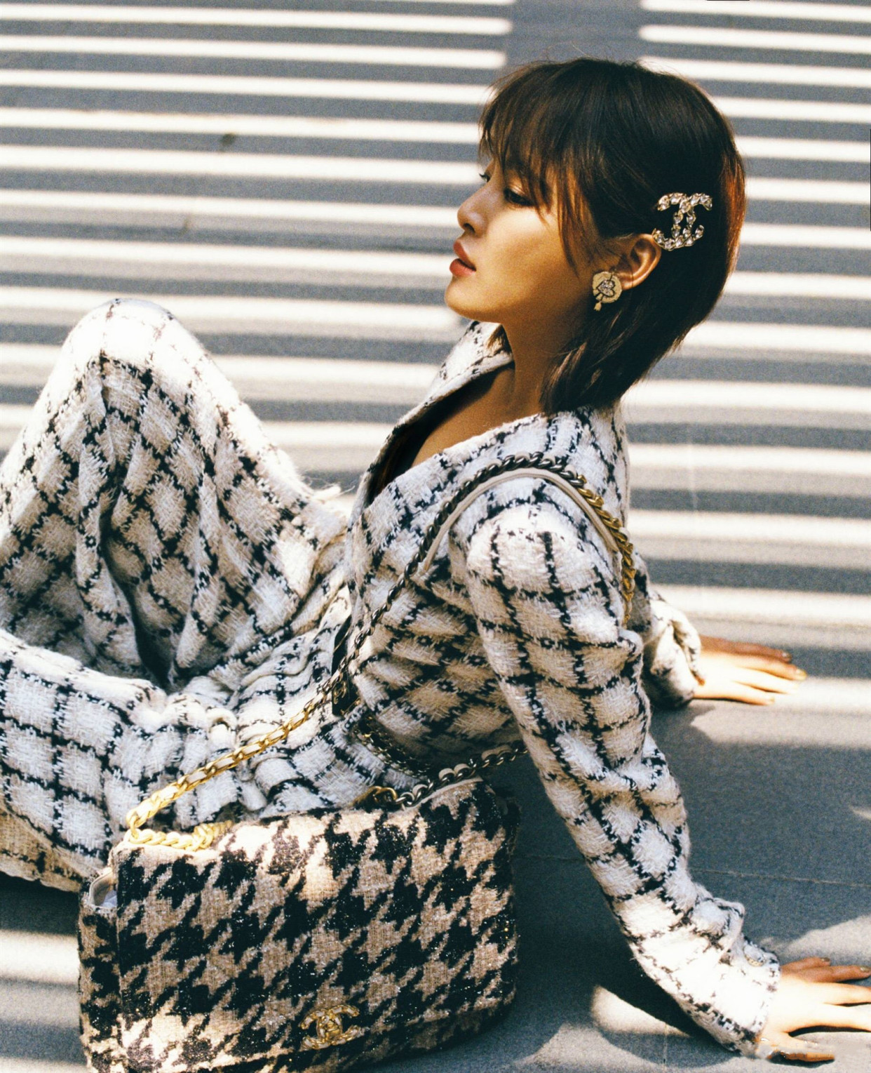 “垃圾分类包”已经失宠,今年冬天流行“千鸟格包”,实用又洋气