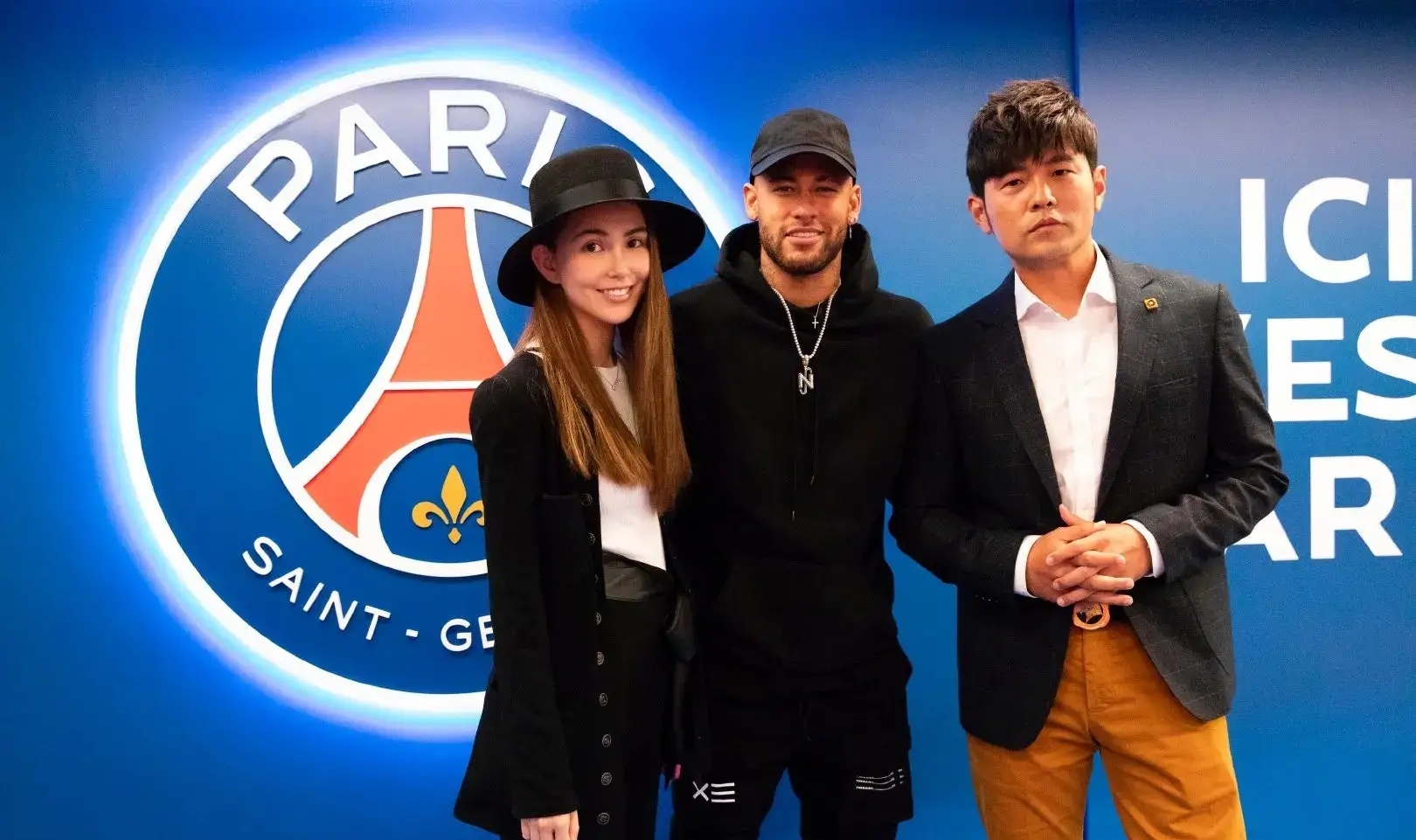 梅西与周杰伦合照,梅西内马尔姆巴佩亲密互动