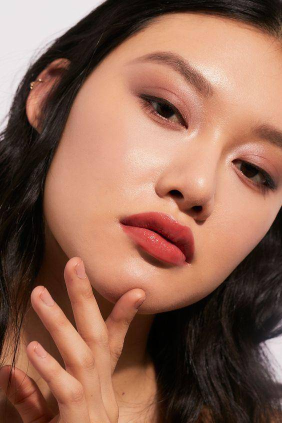 方脸女生是不是很难看,方脸太高级了