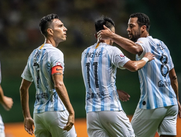 扎哈维连续三个赛季进球超20+富力漂亮足球的最佳代言人