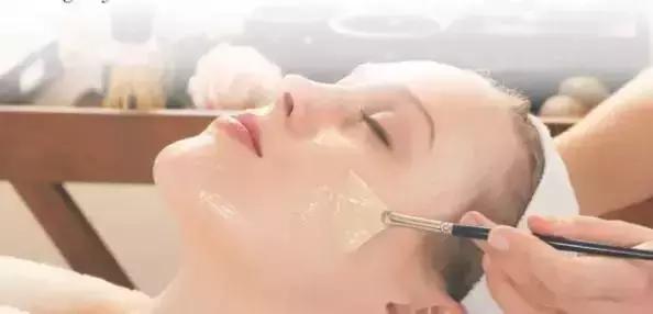 粗毛孔见光“死”？近距离颜值杀手