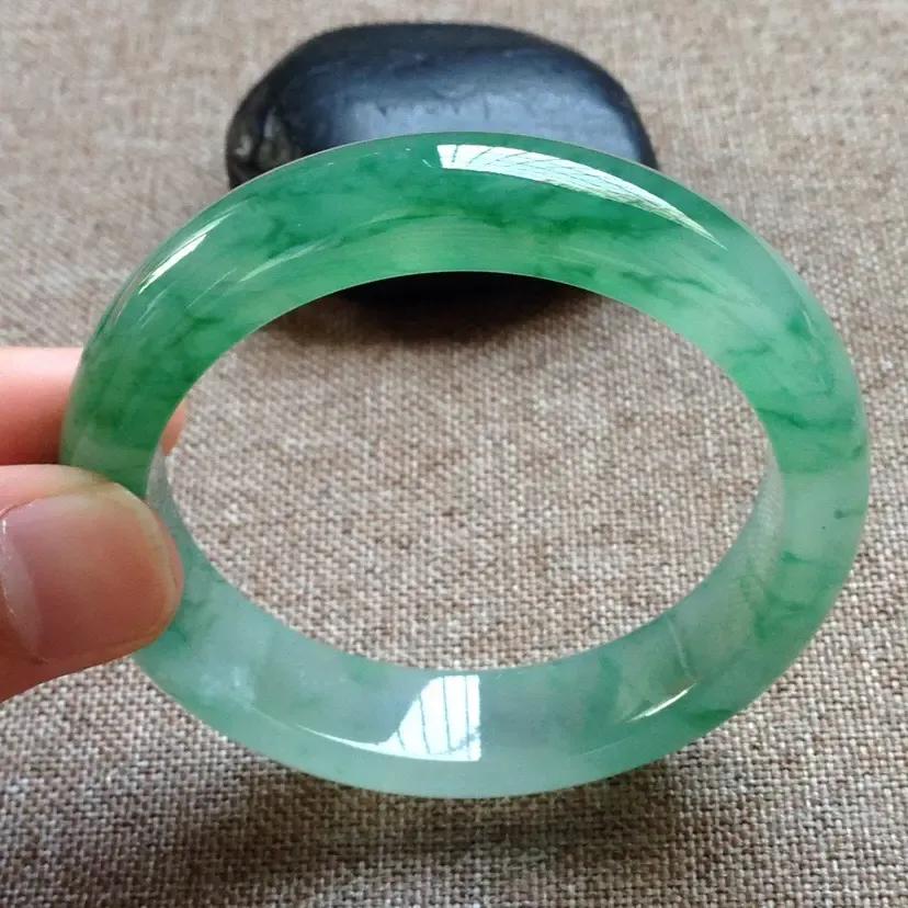 选购翡翠时如何关注翡翠的种水色,翡翠学雕