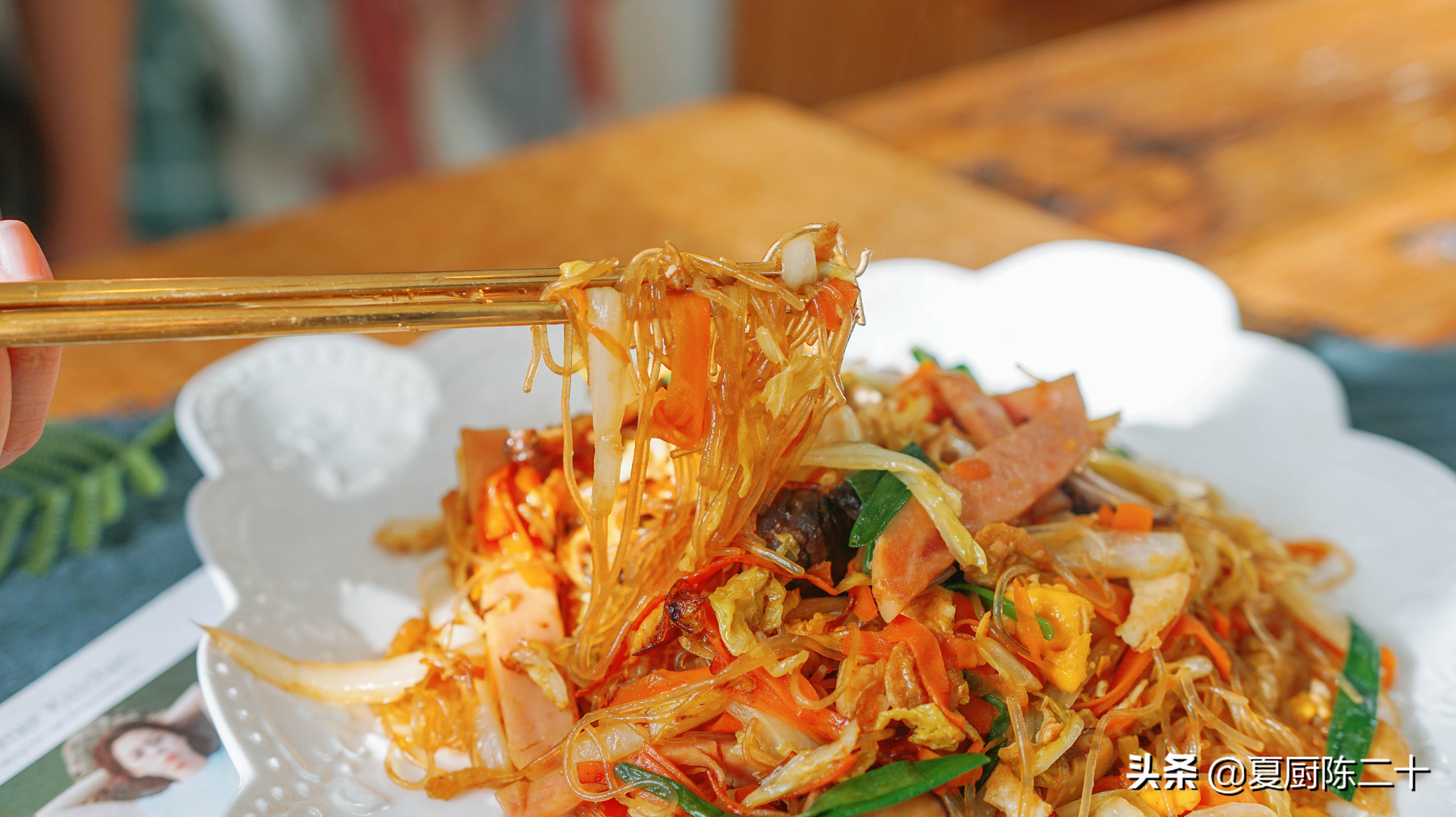 如何炒粉丝松散不粘成一团,炒粉丝很硬是怎么回事