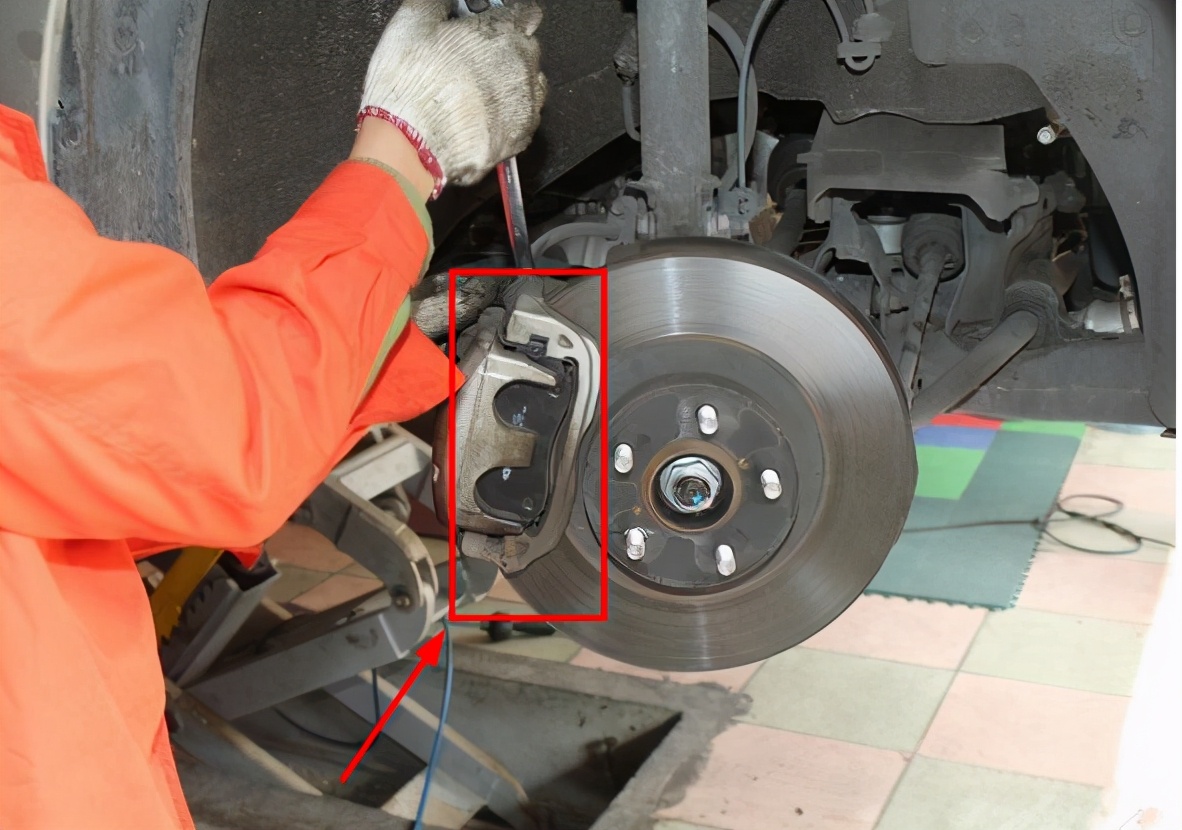 你在用致命刹车片与刹车盘吗？20年驾龄的老司机有话说