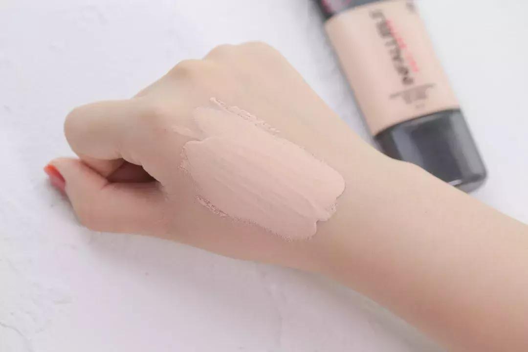 推荐8款适合干皮的粉底液,迪奥最贵粉底液