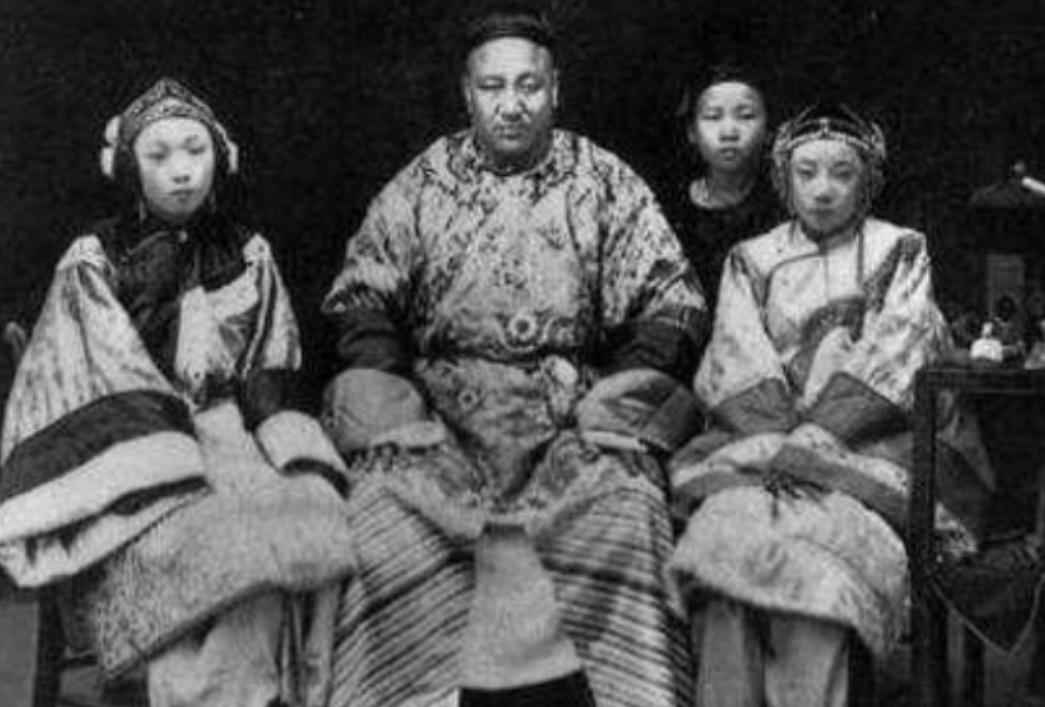 西方婚姻制度：实行一夫一妻制，与基督教密不可分