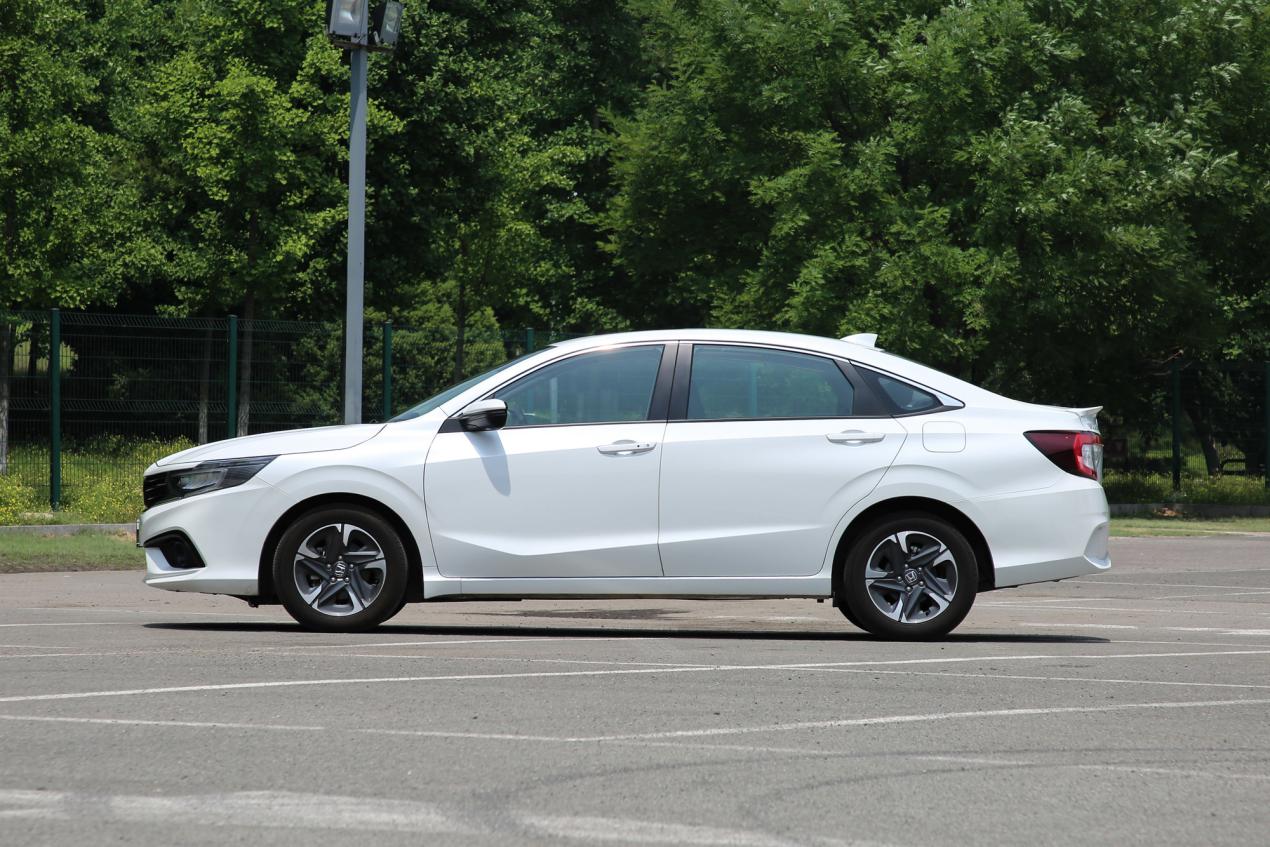 刚上市三天销量破万仅售12万,上市一天销量破万