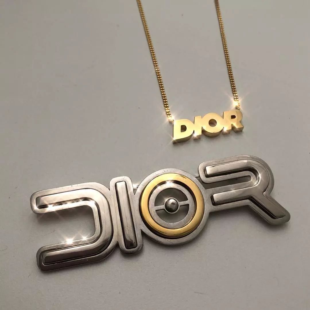 王一博西装复古风,王一博的心头肉