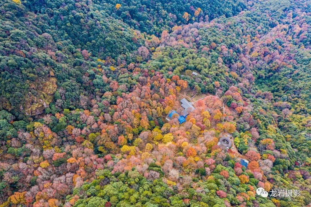 @龙岩人，让我们跟随无人机，一起飞跃闽西