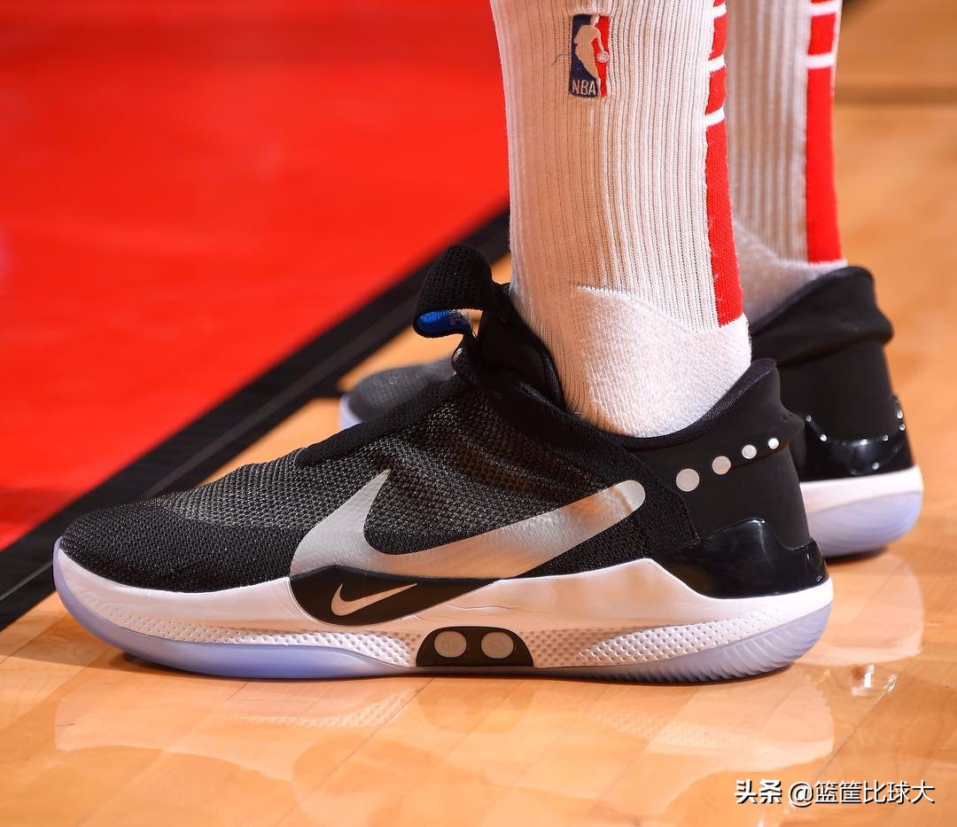哈勒尔秀个性定制！3月12日NBA赛场球鞋赏析