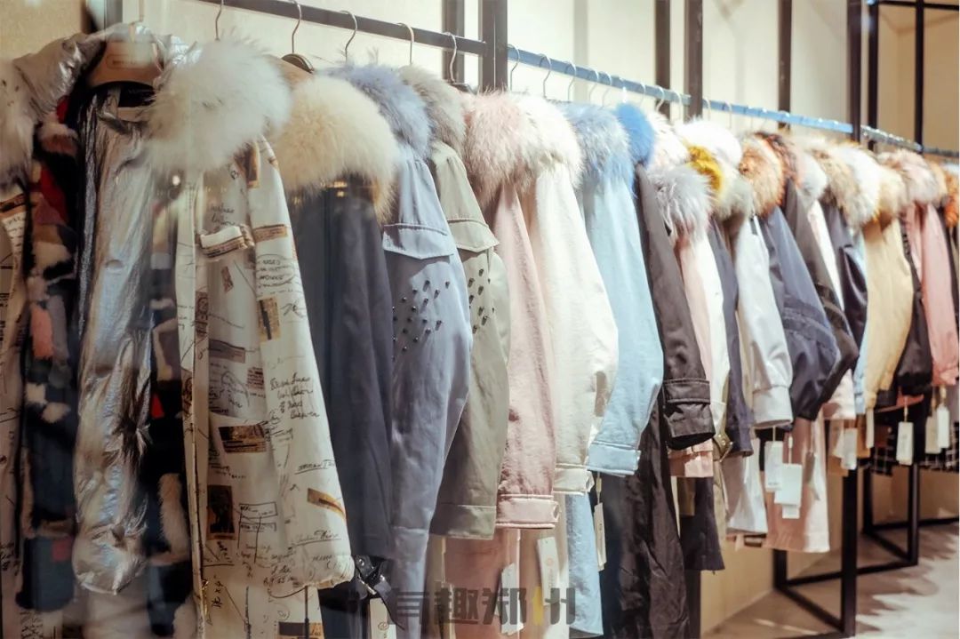 郑州银基商贸城,时尚和繁华背后,多的是你不知道的辛苦和忙碌