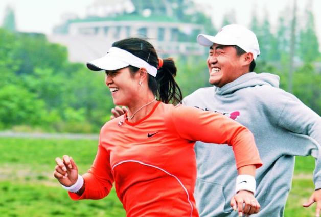 儿女双全的李娜和姜山,姜山回应李娜视频