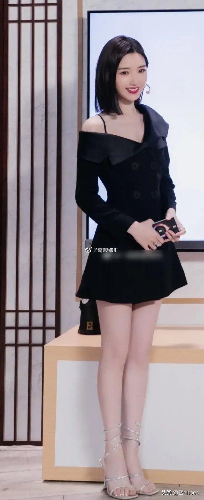 毛晓彤带货了吗,毛晓彤机场穿搭最新鞋