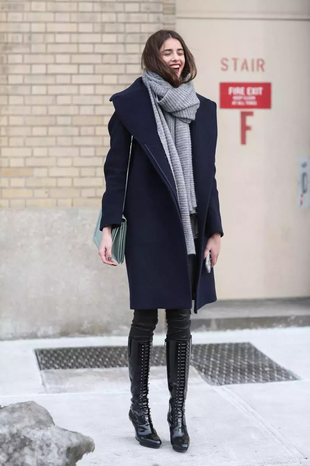 围巾怎么挑选适合自己的,买围巾又好看又简单