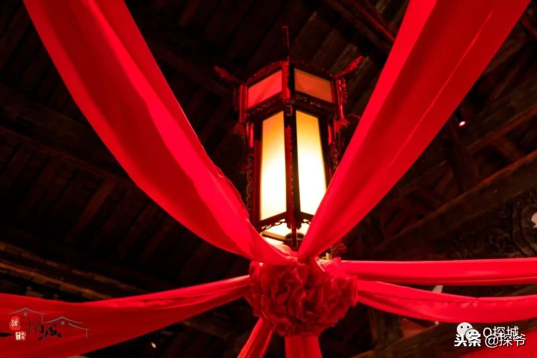 重庆小故宫红墙,重庆魔鬼山城一日游