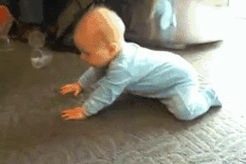 8个月的宝宝不会爬智商有问题吗,不会爬就对智力有影响吗