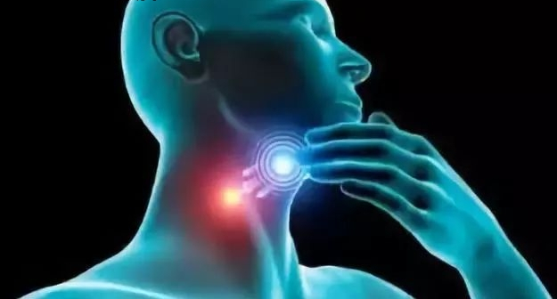 40岁男子确诊喉癌曾以为是咽炎,警惕慢性咽炎的误诊与认知误区