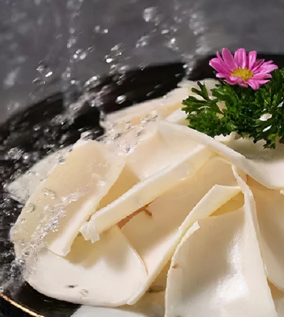 17元吃海底捞缘何引发恶评如潮,海底捞锅底被吐槽