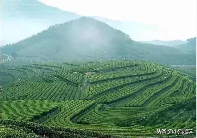很美的天然溶洞温泉,清澈见底的自然岩洞温泉