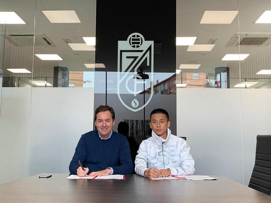 西甲又多一支中资队！全城疯狂庆祝，80后中超老总：我兑现了承诺