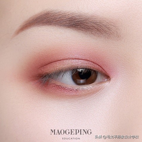 日常妆容显大有神眼妆怎么画,眼妆怎么画显大又干净裸妆