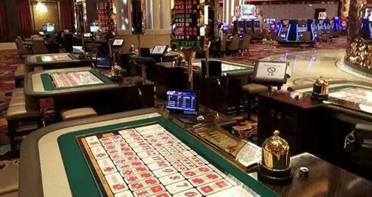 「12.2新闻速递」浸大学生会会长方仲贤被捕；《我和僵尸有个约会》重启；澳门11月*彩博**收入下挫七成