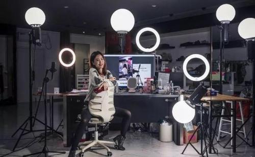 新手主播带货需要学习的说话技巧,经验分享主播什么时间段开始带货