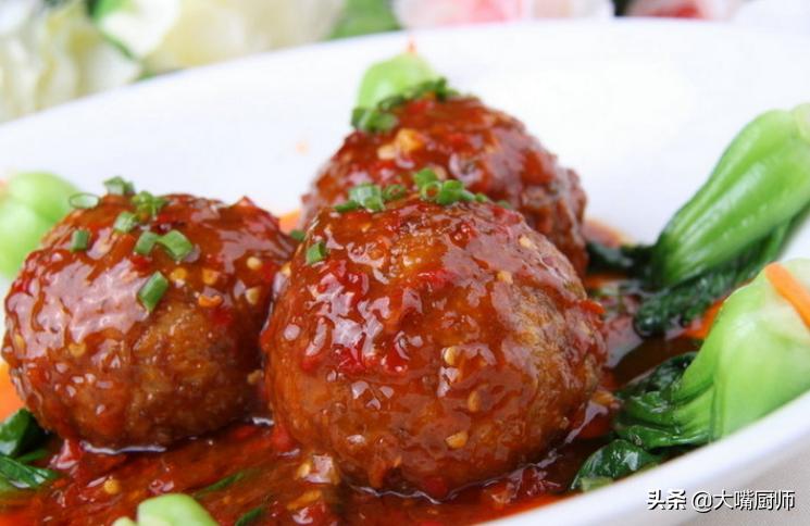 10斤肉馅做红烧狮子头放多少盐,红烧狮子头的经典做法软烂入味