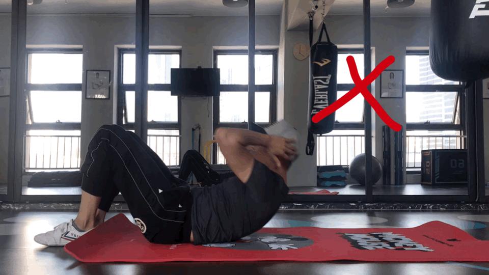 卷腹运动呼吸的正确方法,卷腹呼吸节奏是用鼻子还是嘴