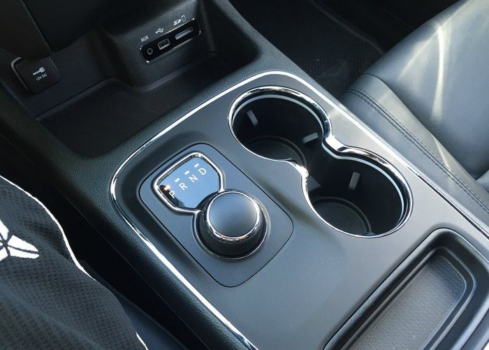 纯美道奇杜兰戈,7座、8AT,油耗仅13个,若能引进国内,霸道难活