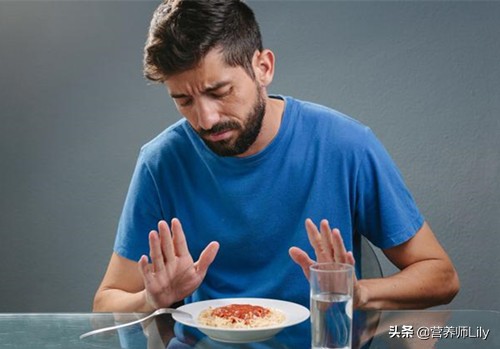 胃病患者的4个症状预示癌变,胃病变风险低无明显胃部不适