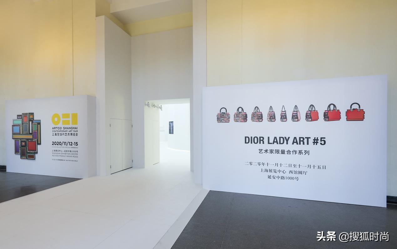 究竟是什么神仙合作款，让卢靖姗和章若楠不断为它打Call？