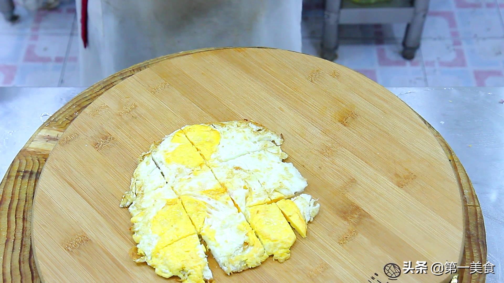 鸡蛋煎了再炒好吃吗,鸡蛋这样做真好吃不炒不煮