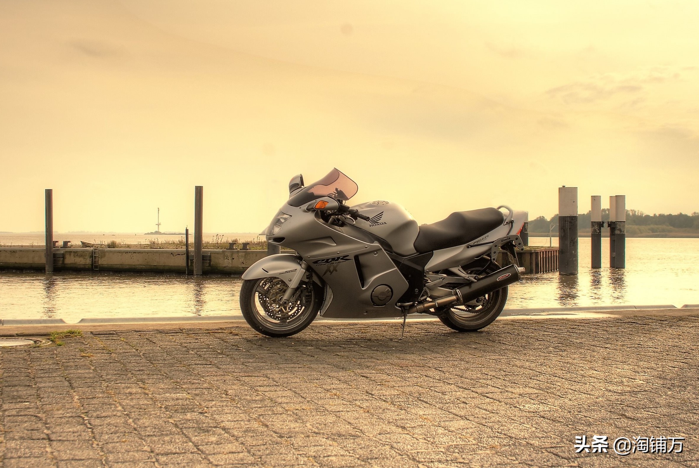 本田cbr1100黑鸟极速,黑鸟cbr1100xx模型