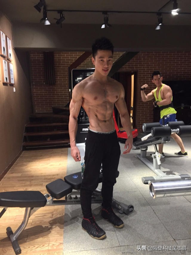 李佳淇,一个身材灰常好的健身教练