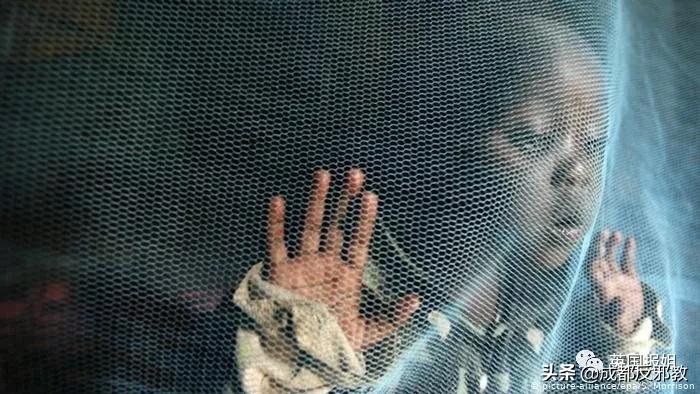 美国牧师制造的“神药”能治疗艾滋？这5万非洲人喝下的其实是漂白剂！