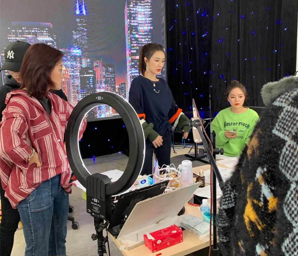 零距离跟访薇娅十二天:这世界,不是你想的那样