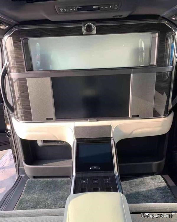 雷克萨斯LM售价公布，推出两款车型，价格分为116.6万和146.6万