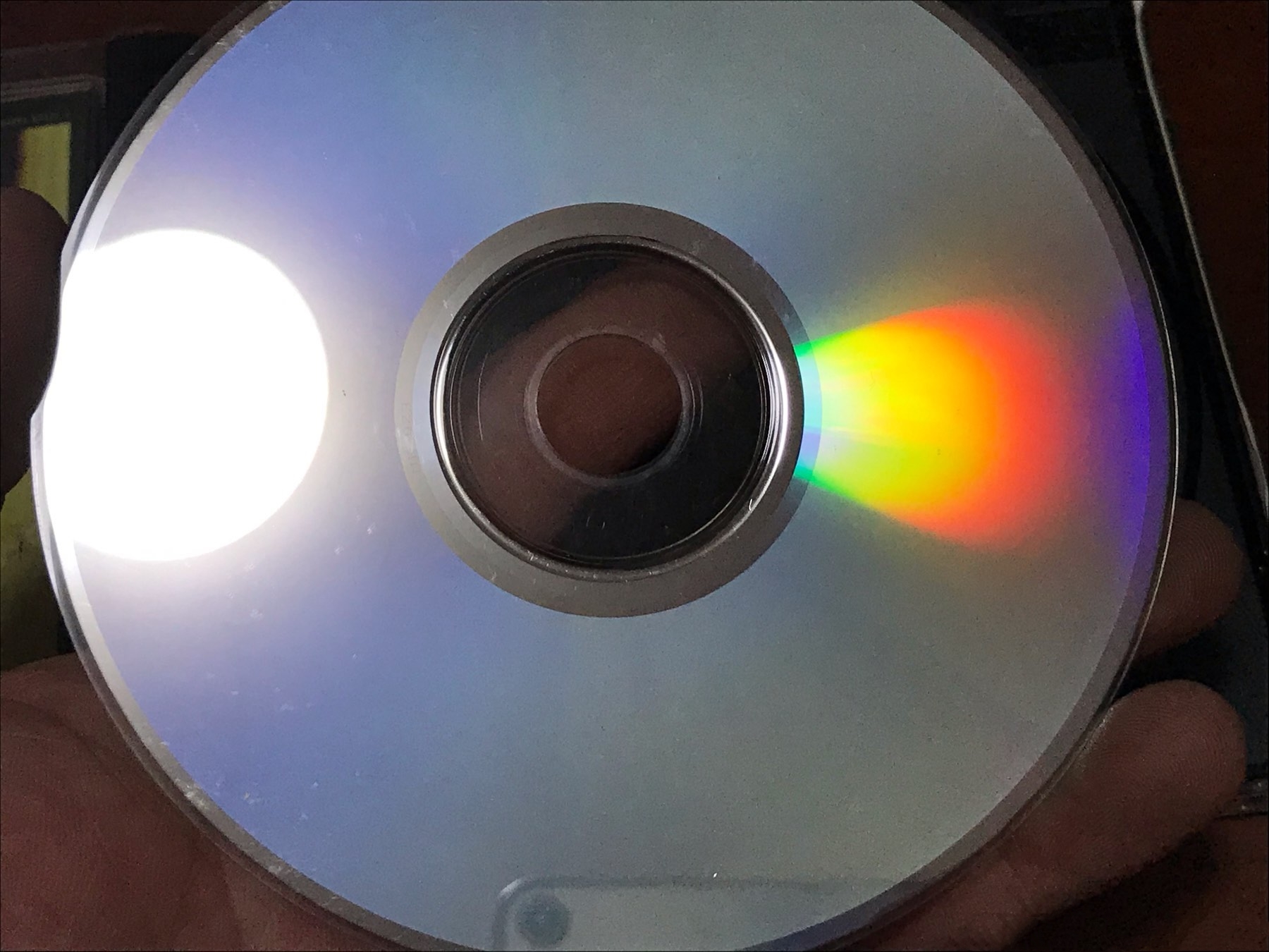 中国专利之殇：发明VCD却被国外联合绞杀，今芯片之战又故技重施