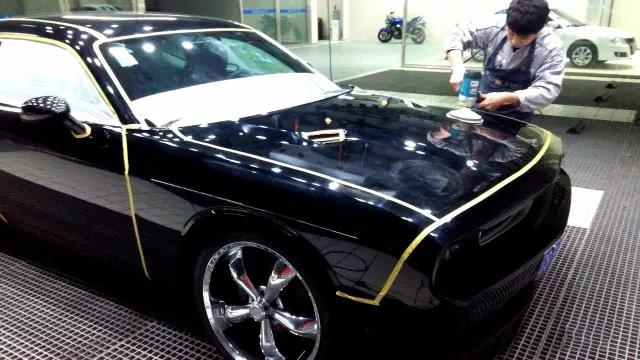 车漆划痕无光泽打蜡有用吗,黑色车漆打蜡最好的办法