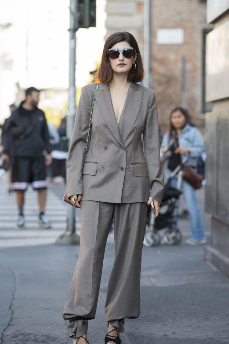 阔腿裤高跟鞋喇叭裤,阔腿裤穿高跟鞋好看吗